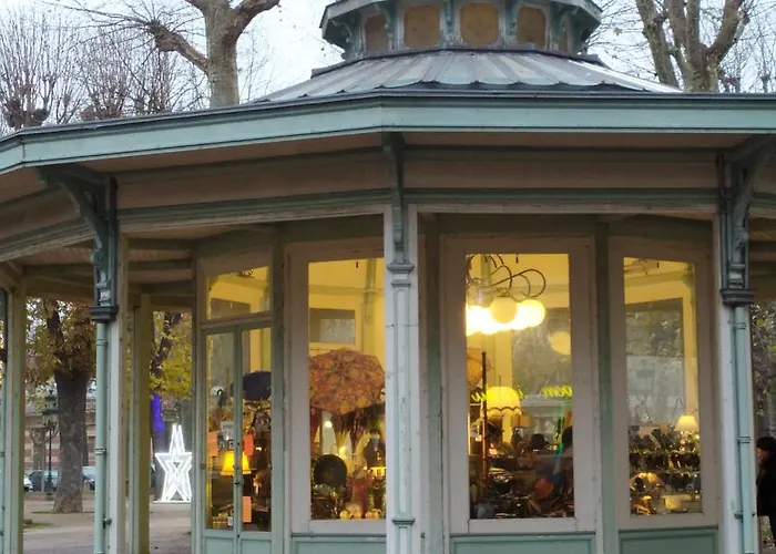 Homestay Dans Colombier Proche De Parking Prive *